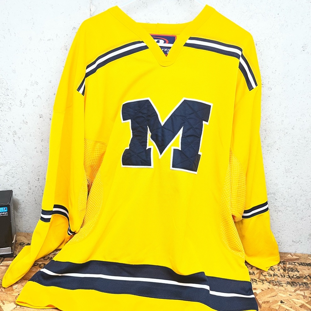 Vintage  Michigan Wolverines Hockey Jersey
